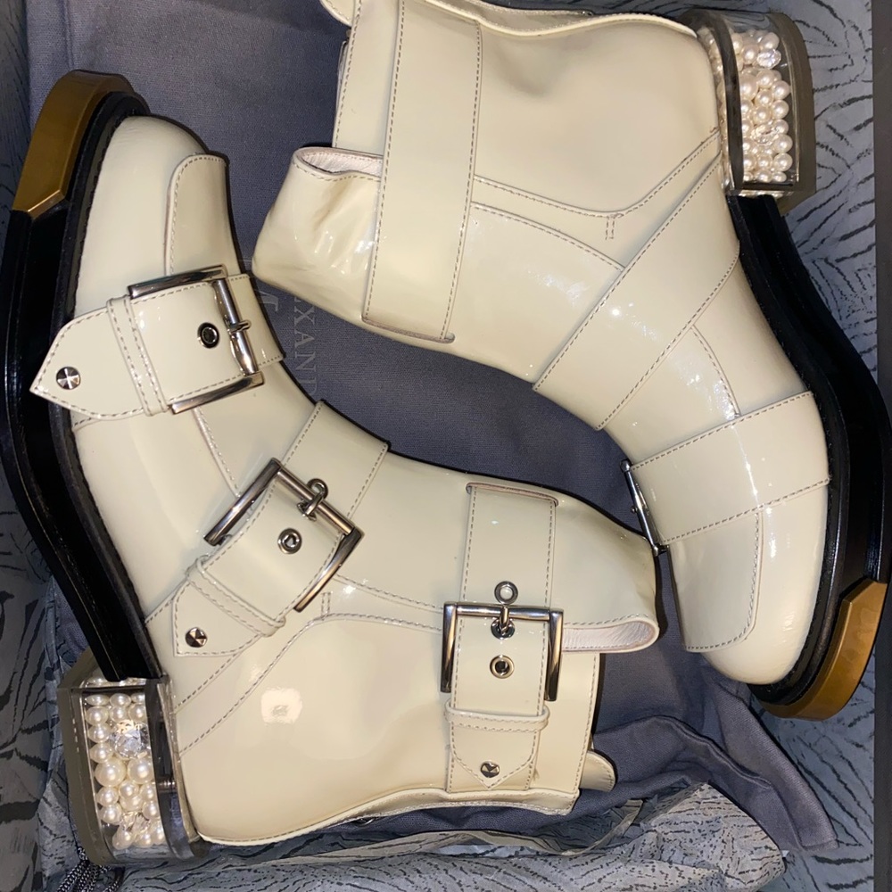 BRAND NEW!! original tags and dust bag